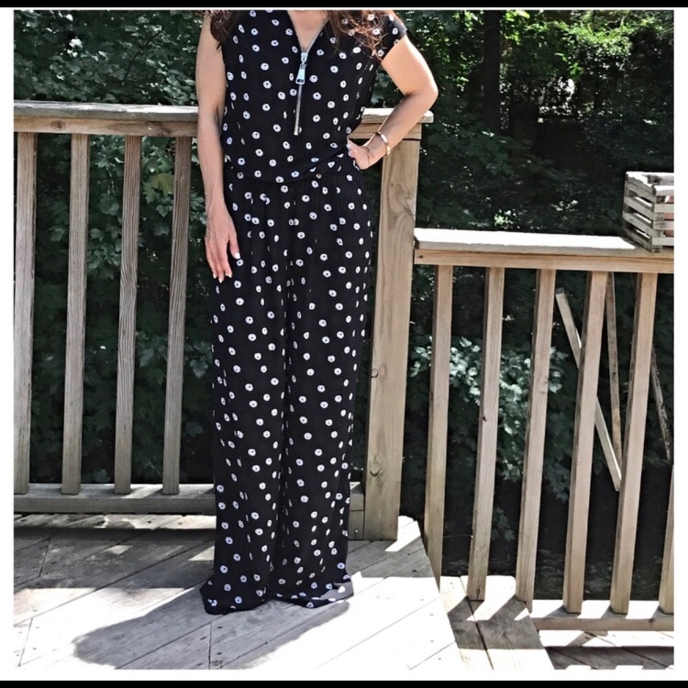 🌻SM Paris szS Black & White Zip Front Jumpsuit🌻